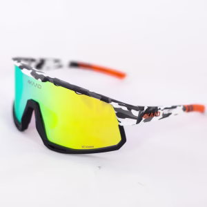 4KAAD Mirador Matte Camo upeat maastokuviolliset urheilulasit!